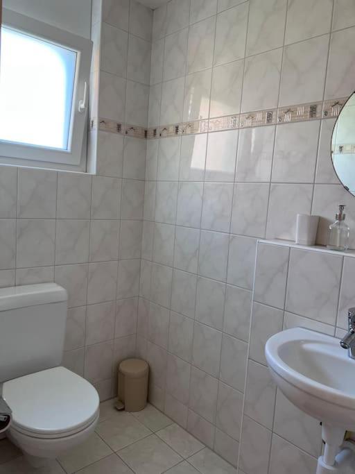 Beautiful House With Free Parking On Premise Villa Utzenstorf Eksteriør bilde